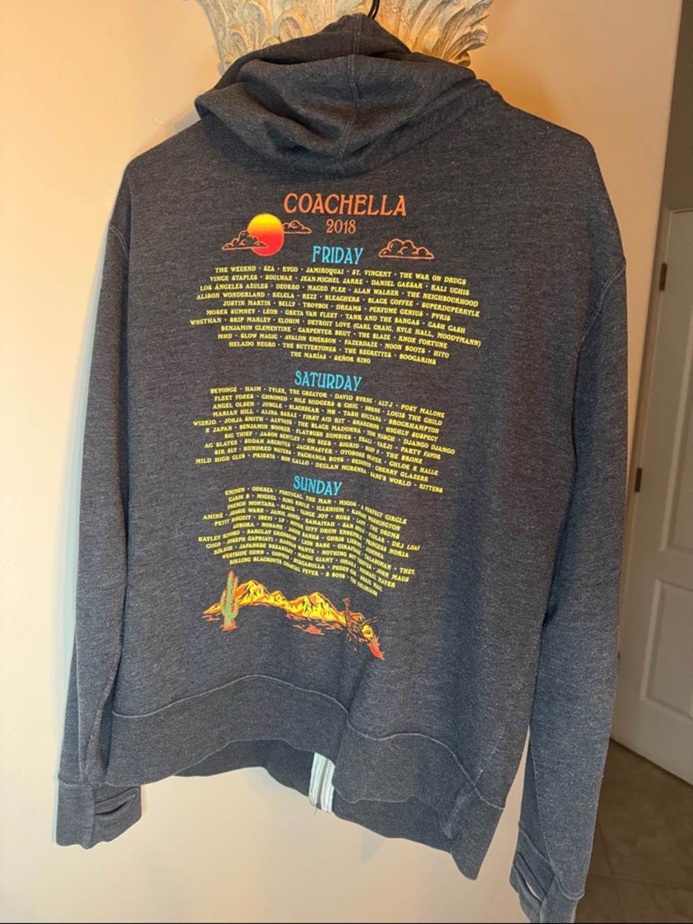 Vintage Coachella 2018 Women's Charcoal Zip-Up Hoodie Sweater